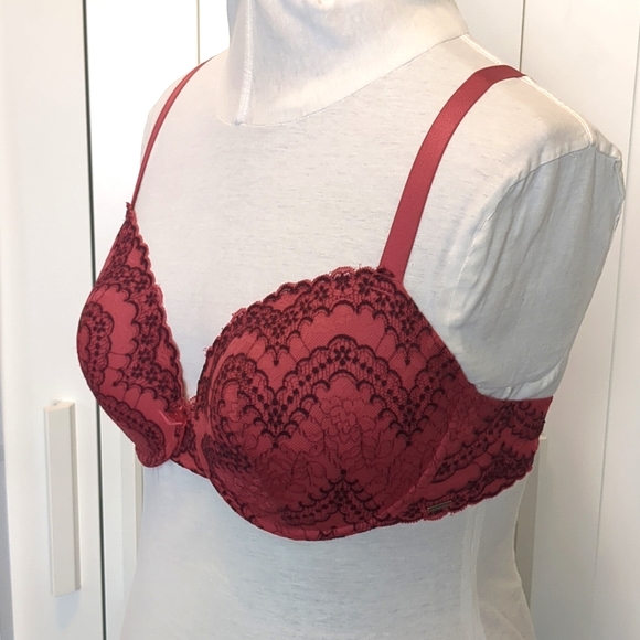 Red and Black Lace Bra by La Vie en Rose 38DD - Picture 2 of 7